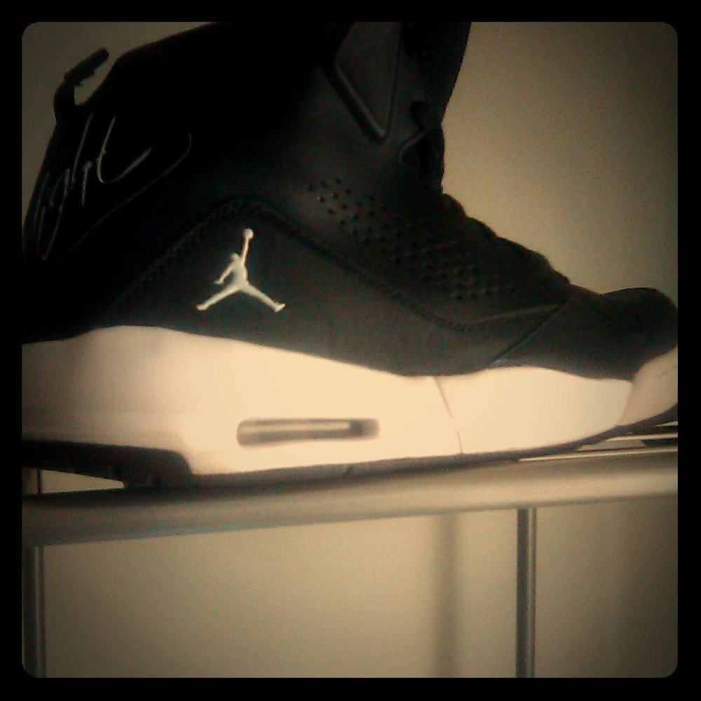 Never worn Jordan Flights series 23 size 12